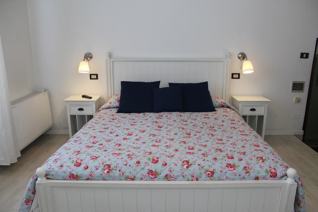 Hotel La Torre Римини Екстериор снимка
