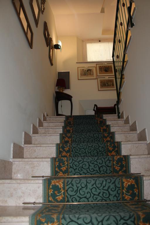 Hotel La Torre Римини Екстериор снимка